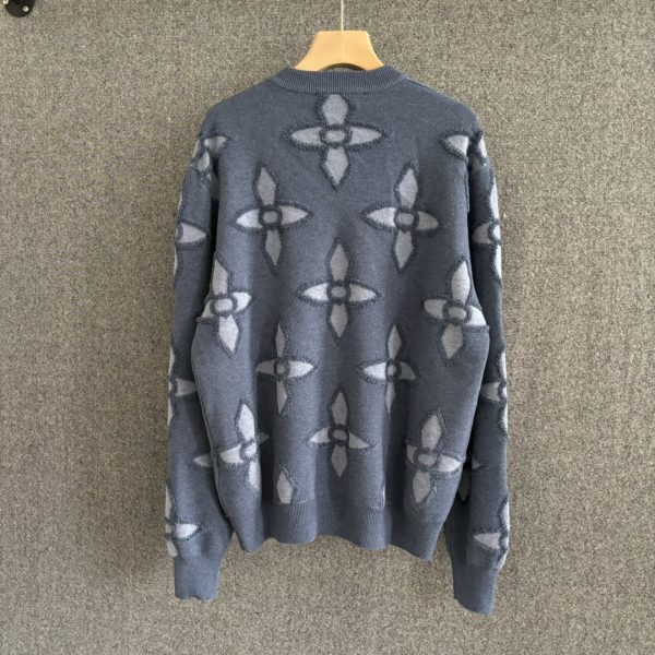 knitted crew neck long sleeve sweater