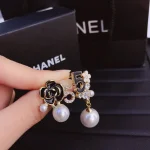 Ladies Fashionable Simple Elegant Earrings